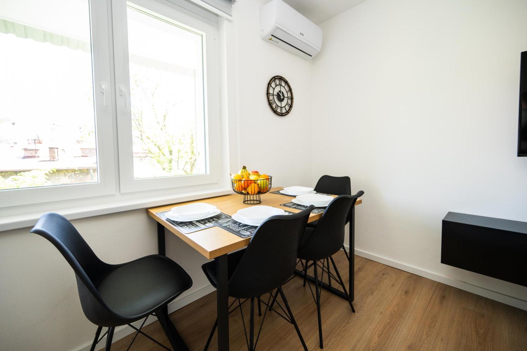 Bright 2Bdr Apartment With Balcony - Free Parking サラエヴォ エクステリア 写真