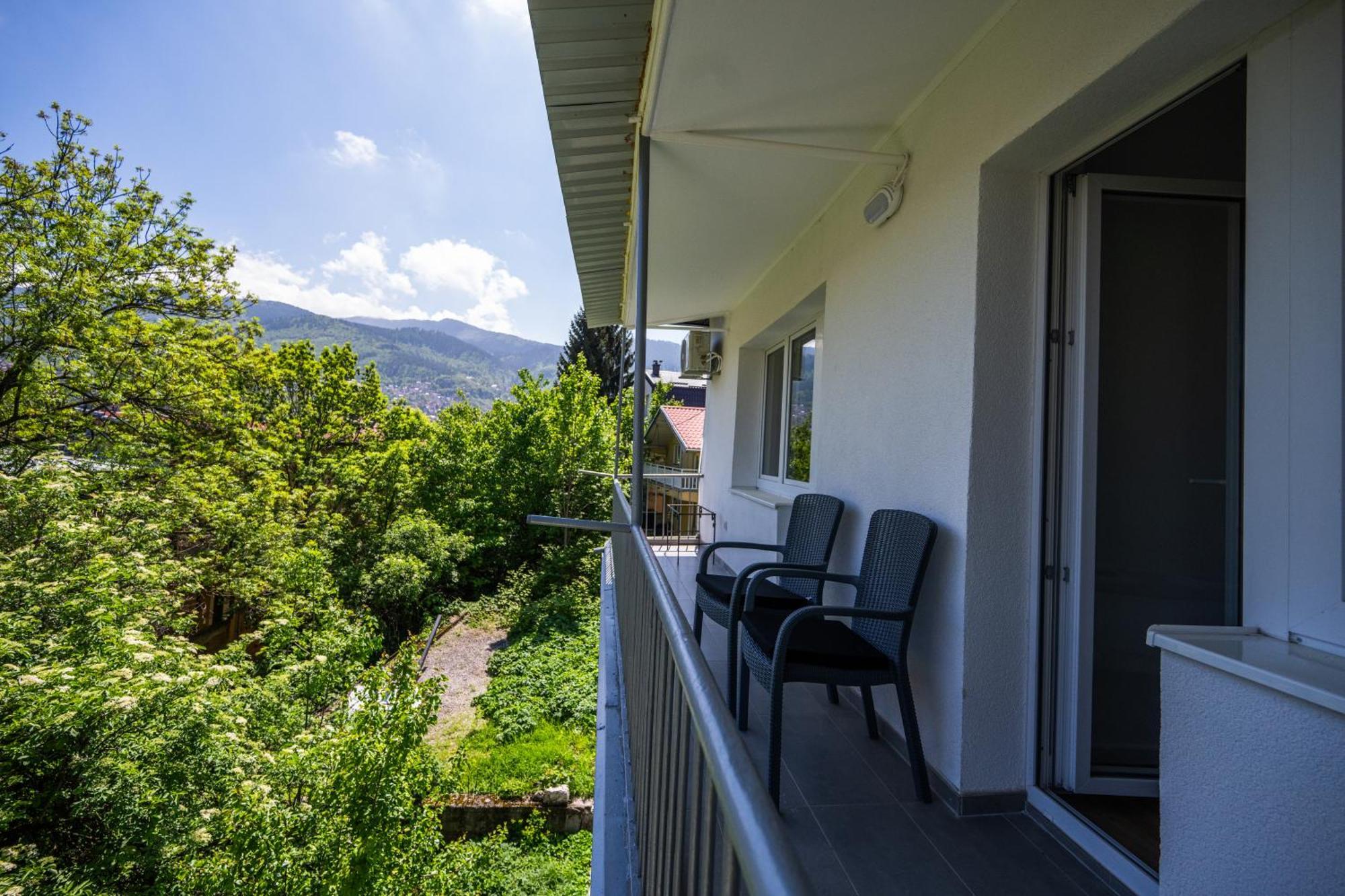 Bright 2Bdr Apartment With Balcony - Free Parking サラエヴォ エクステリア 写真