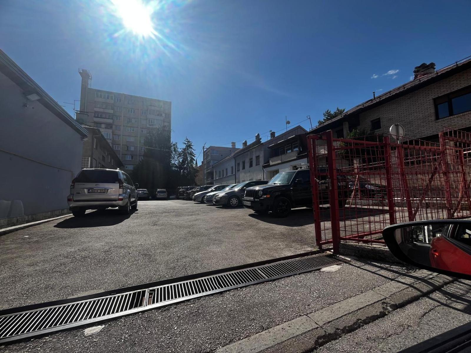 Bright 2Bdr Apartment With Balcony - Free Parking サラエヴォ エクステリア 写真